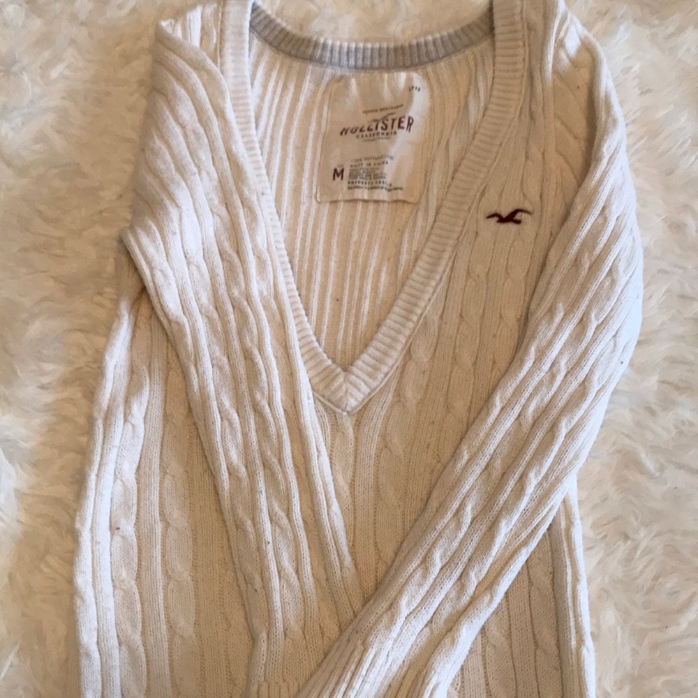 Cream hollister sweater size Med